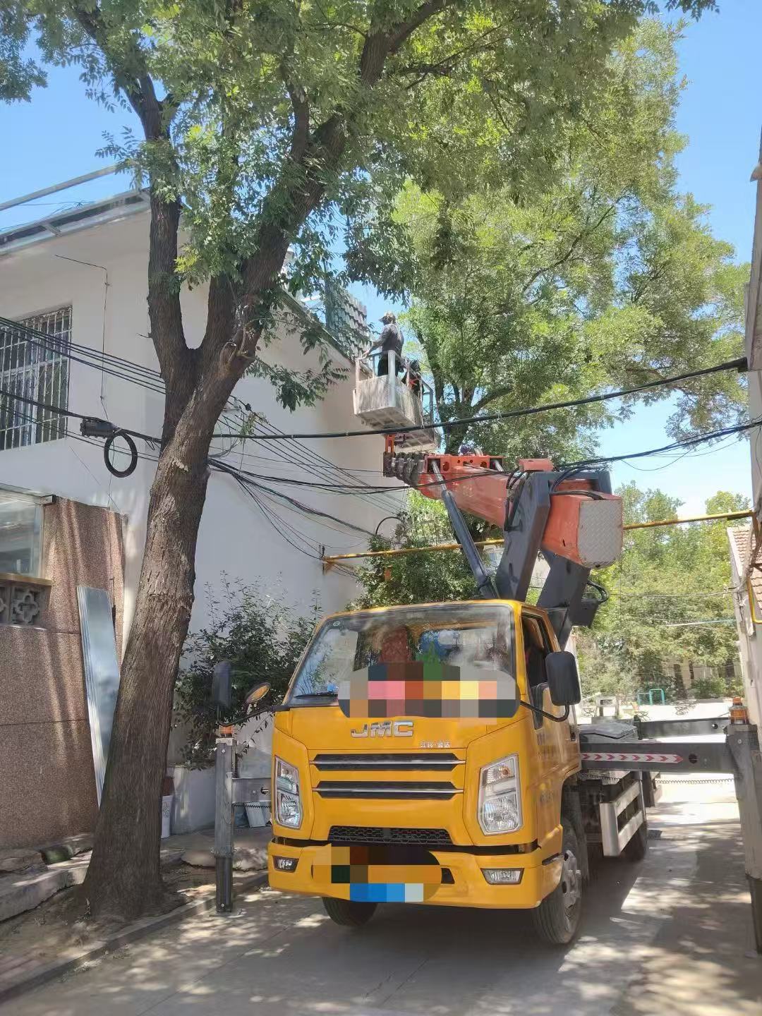 万宁市高空作业车能吊装重物吗？最大承载多少公斤？